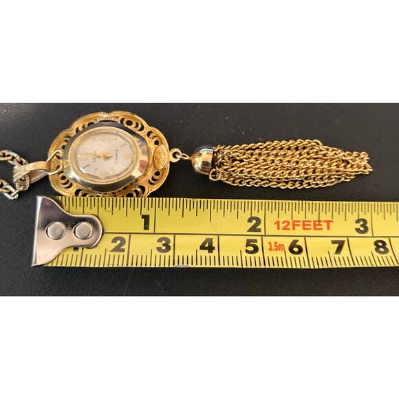 Beautiful VTG Crosby 17 Jewels Cameo Back Wind UP Watch w/ Necklace WORKING - Picture 7 of 7